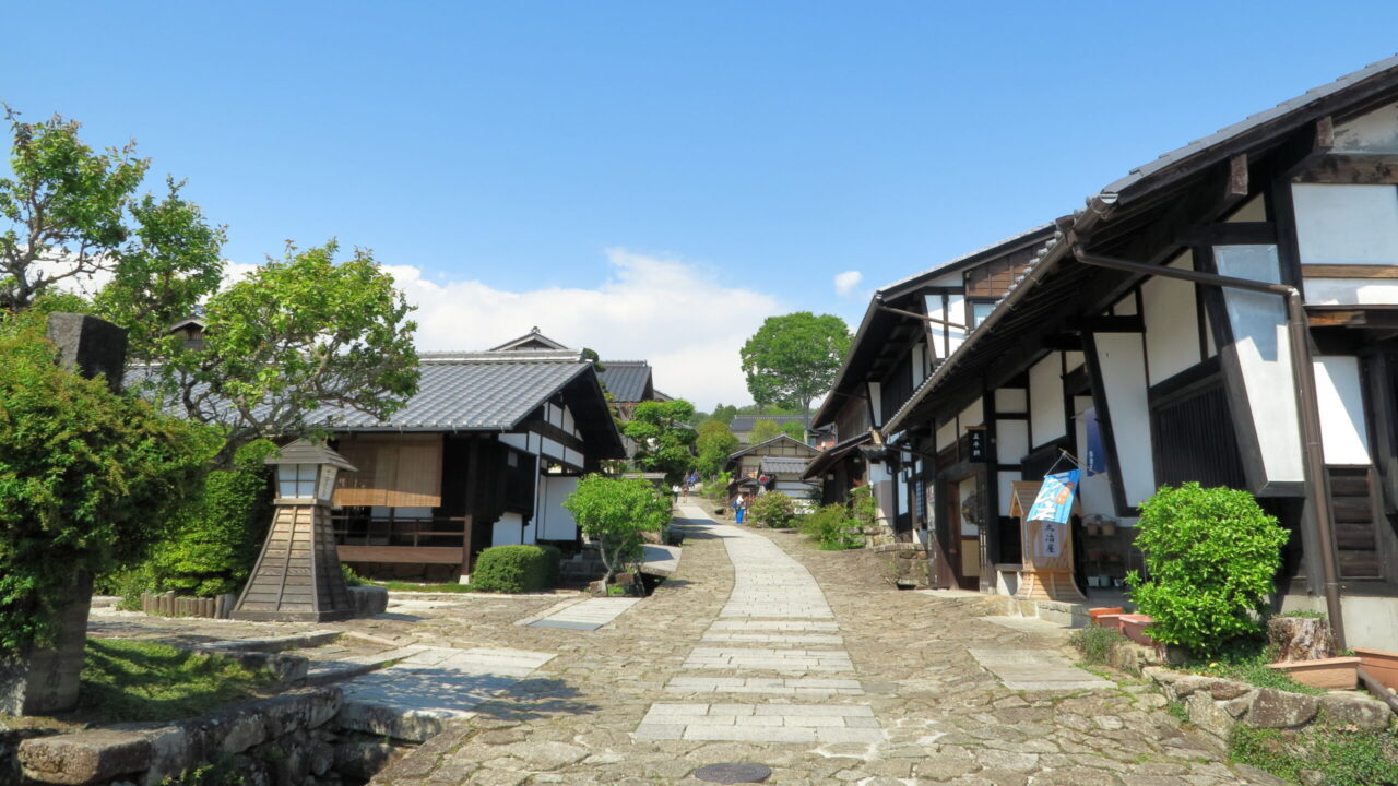 木曽路の風情ある町並み「馬籠～妻籠」｜ぶらたび長野