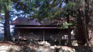 八幡神社(摂社諏訪神社)_覆屋