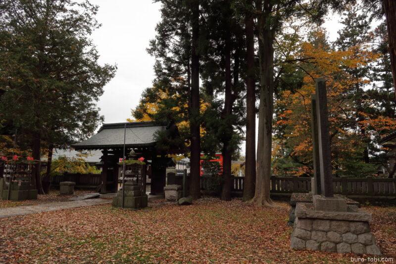 筑摩神社（紅葉）_神門