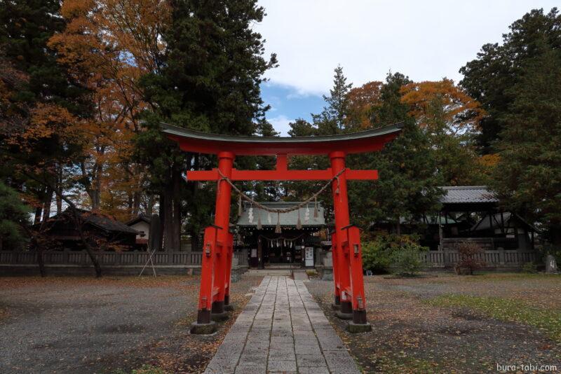 筑摩神社（紅葉）_鳥居・参道